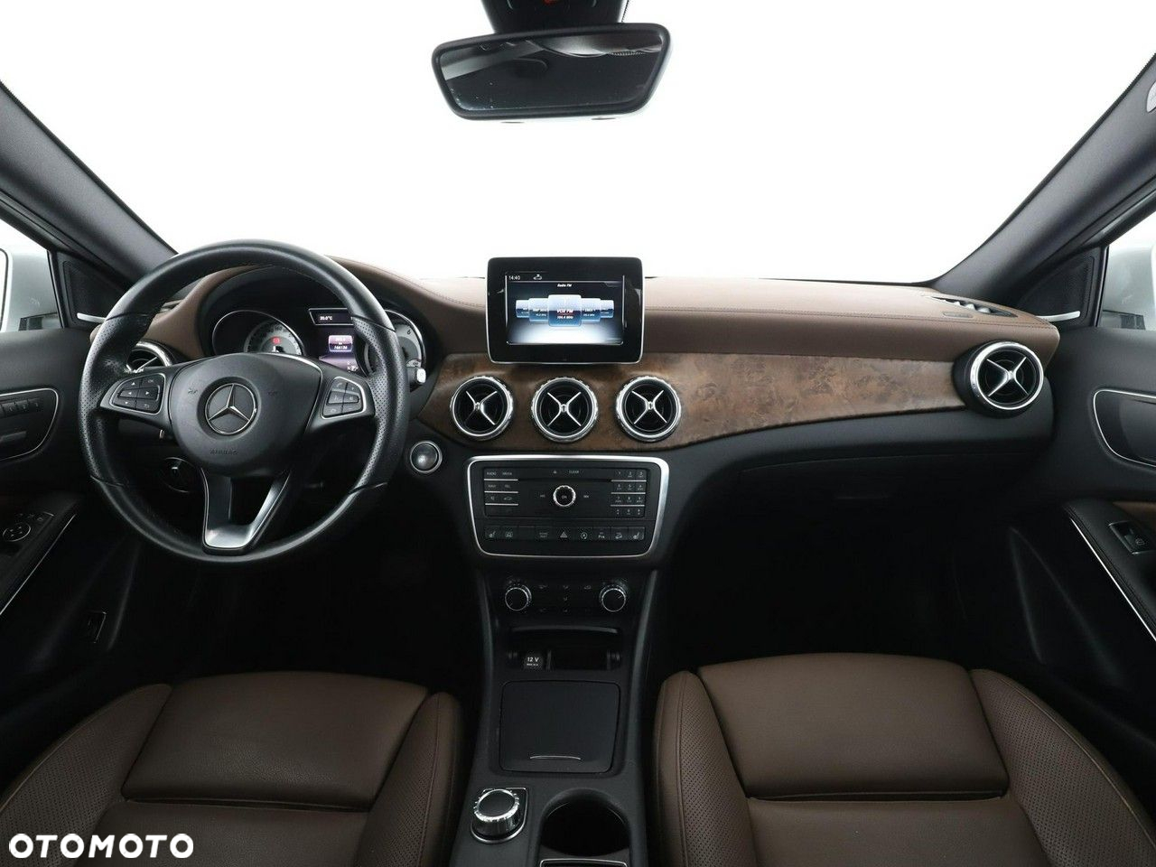 Mercedes-Benz GLA 250 4Matic 7G-DCT - 15