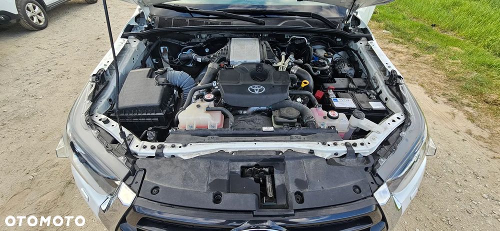 Toyota Hilux - 12