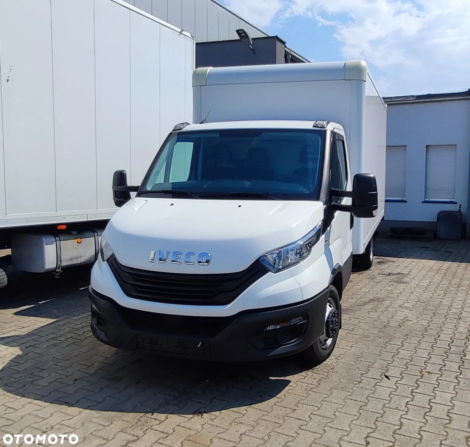 Iveco Daily * bliźniak *  KONTENER WINDA 35C16 bardzo ładny - 1