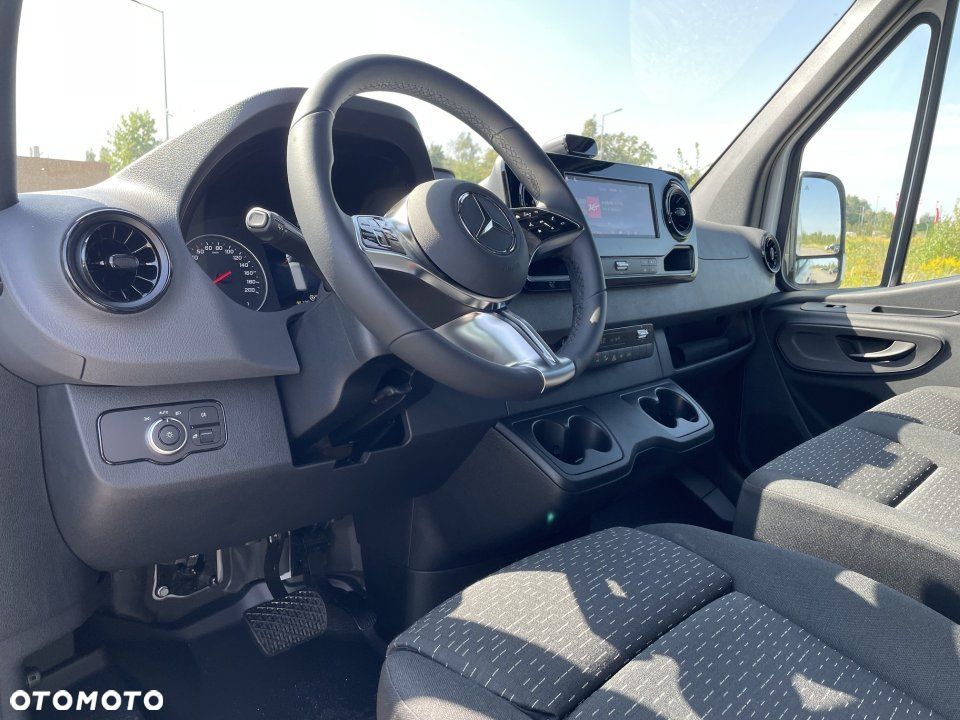 Mercedes-Benz Sprinter - 10