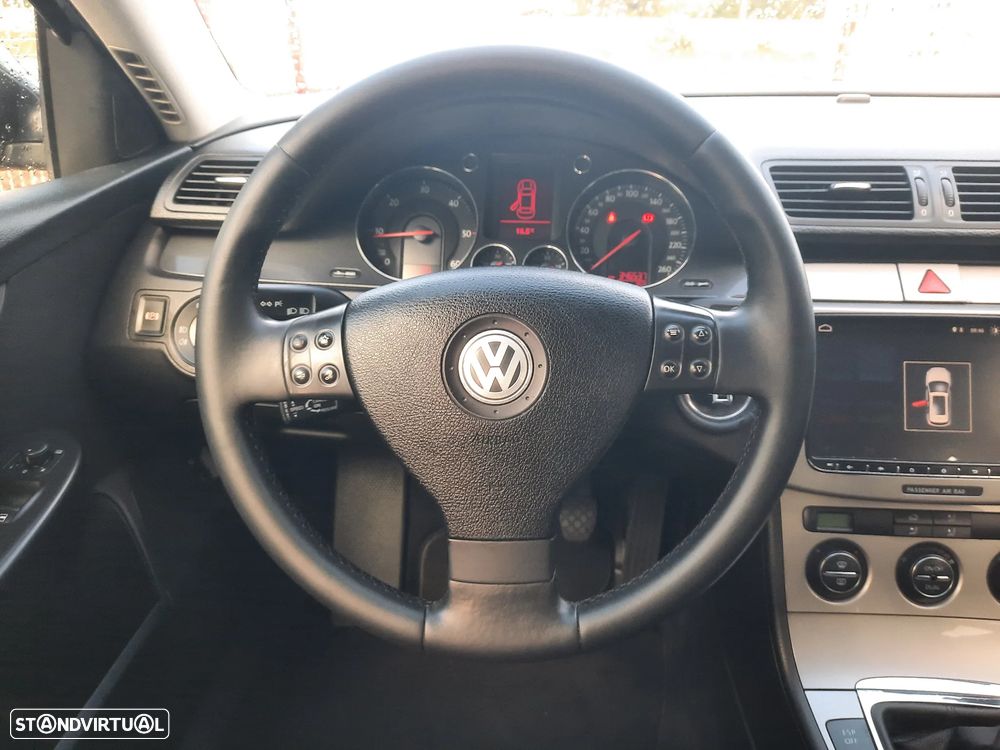 VW Passat Variant 2.0 TDI Confortline - 15