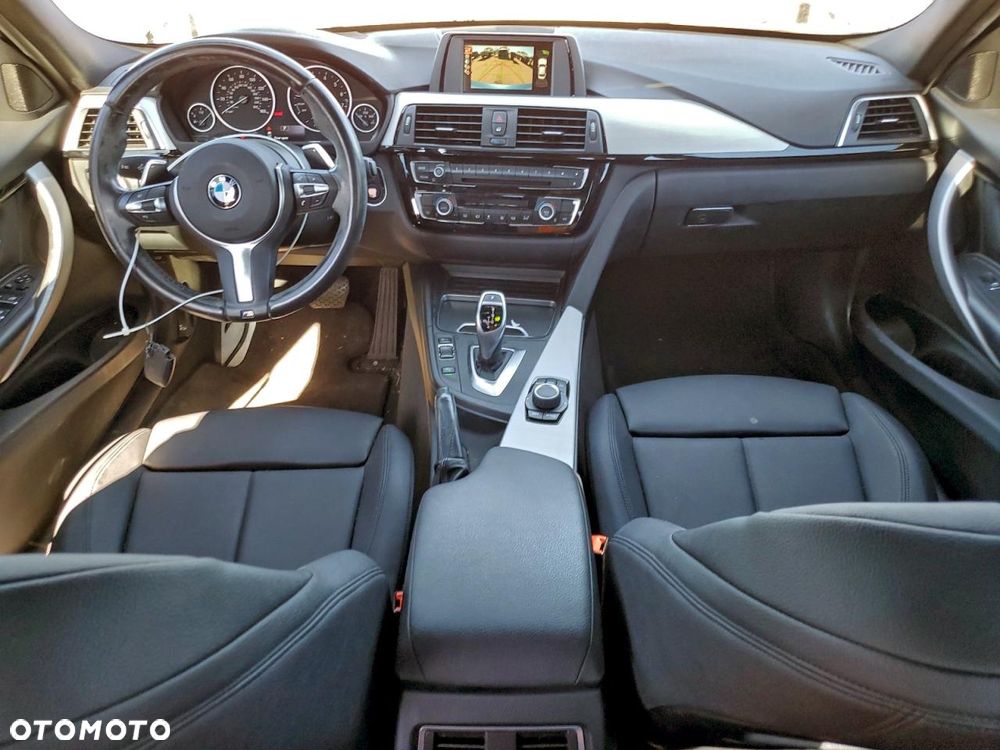 BMW Seria 3 330i - 8