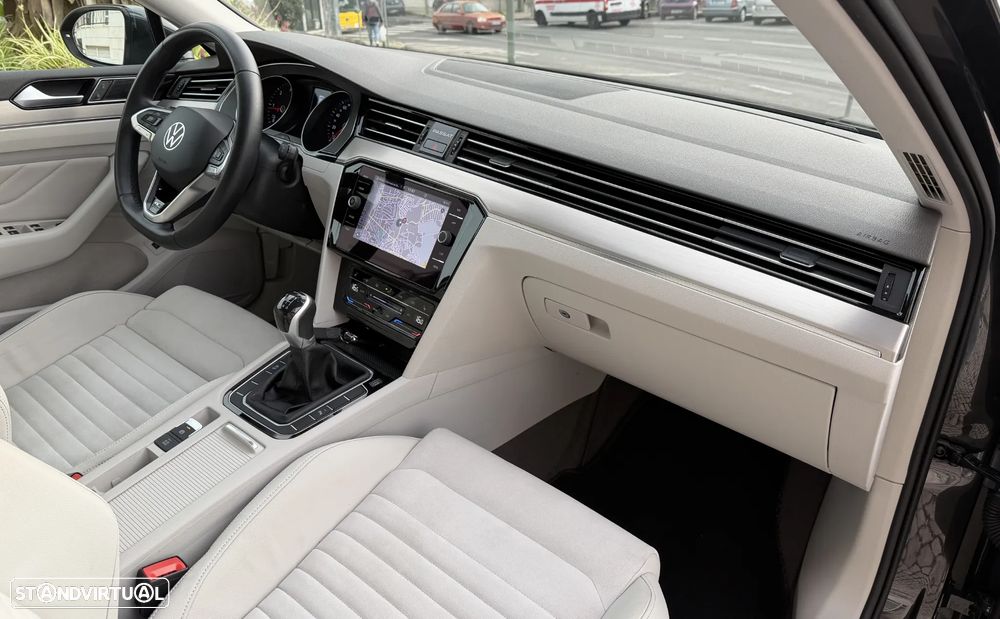 VW Passat 2.0 TDI Highline - 22