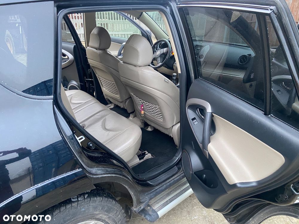 Toyota RAV4 2.2 D-4D X - 11