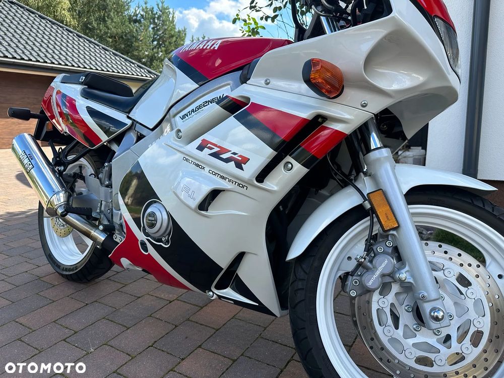 Yamaha FZR - 6