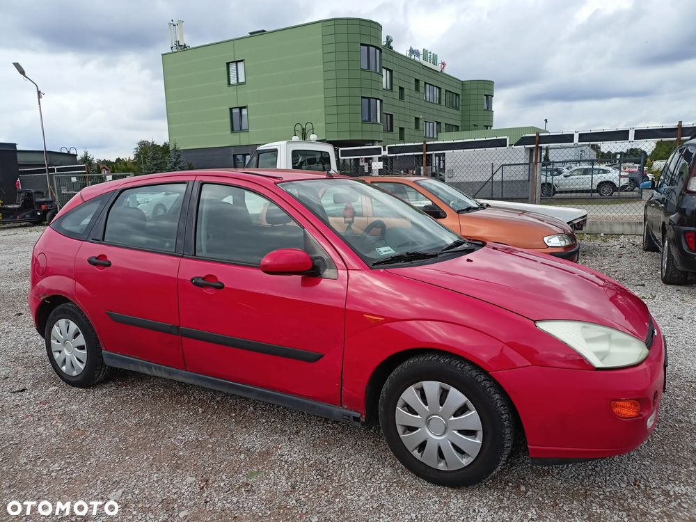 Ford Focus 1.6 Ambiente - 4