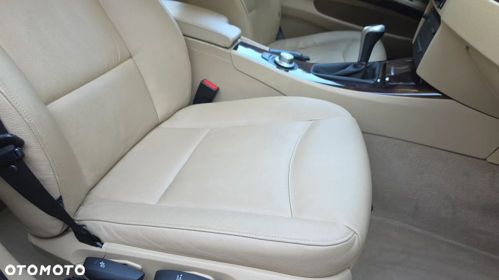 BMW Seria 3 318i - 24