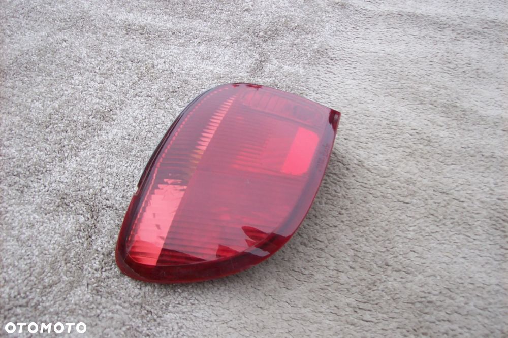 LAMPA TYLNA LEWA TOYOTA YARIS I /LIFT - 2