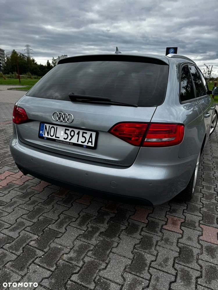 Audi A4 Avant - 16