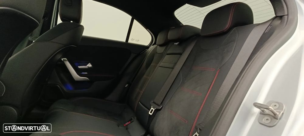 Mercedes-Benz A 250 Limousine e - 32