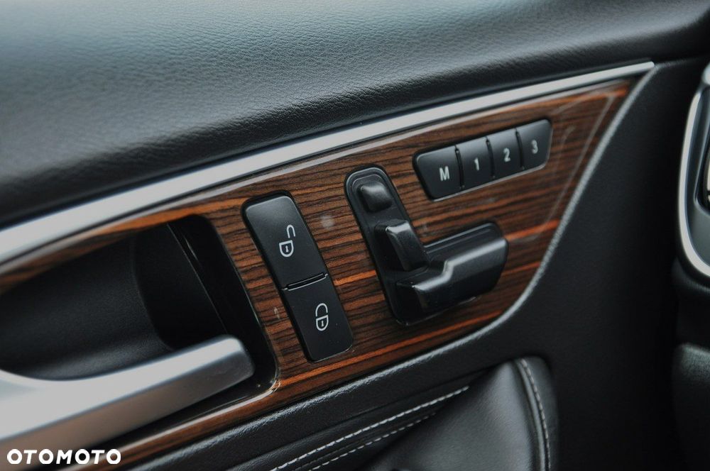 Infiniti Q30 1.6t DCT Premium Tech - 21