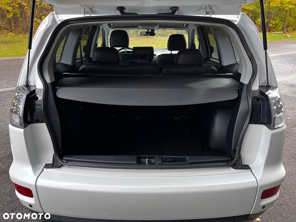 Mitsubishi Outlander 2.0 DI-D 4WD Invite - 24