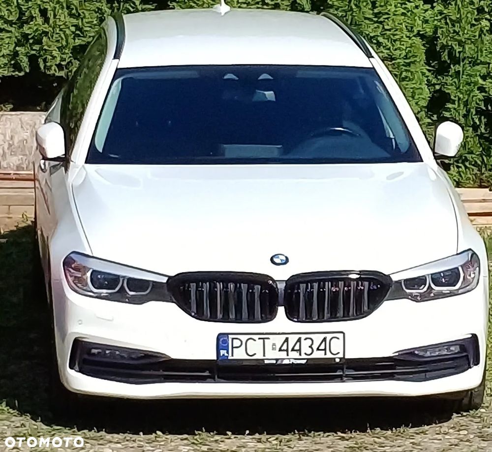 BMW Seria 5 520d xDrive Luxury Line sport - 4