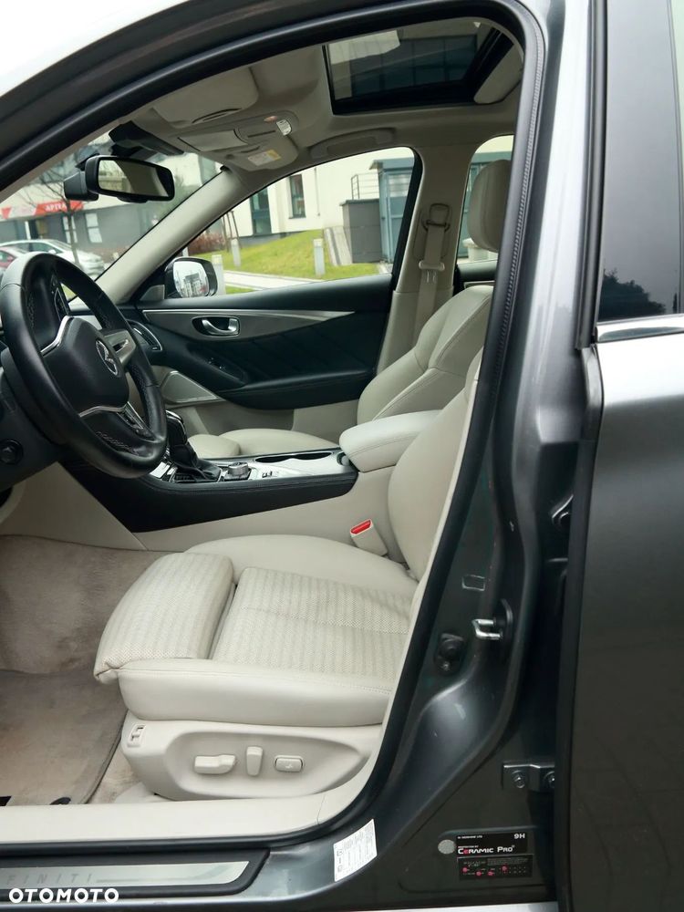 Infiniti Q50 Q50S Hybrid AWD Sport Tech - 14