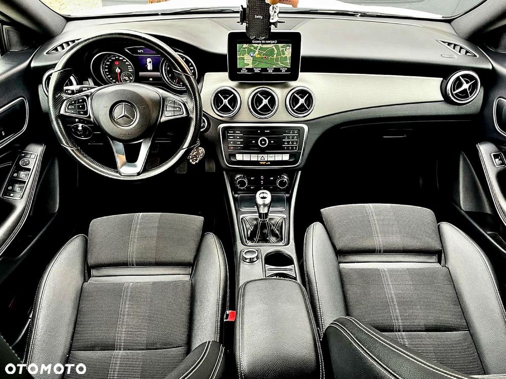 2017 Mercedes-Benz CLA 180, photograph 7