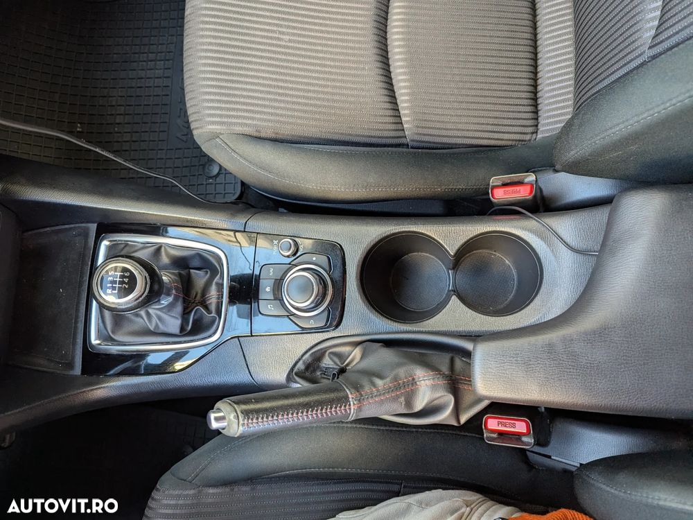 Mazda 3 G120 Attraction - 14
