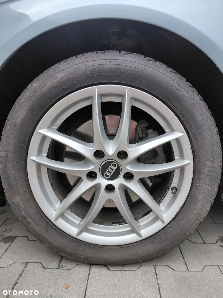 Audi A4 Limousine - 13