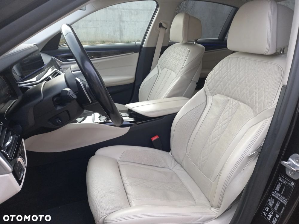 BMW Seria 5 530i xDrive Luxury Line - 7