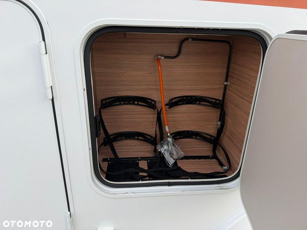 Weinsberg CaraCompact Suite MB 640 MEG - 10