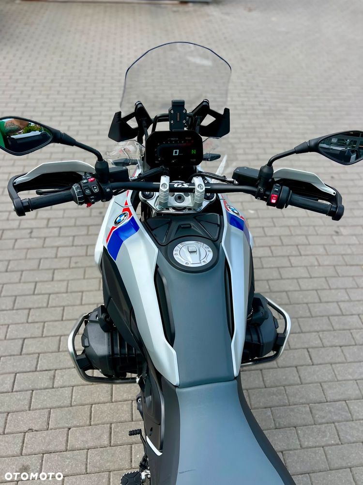 BMW R - 8