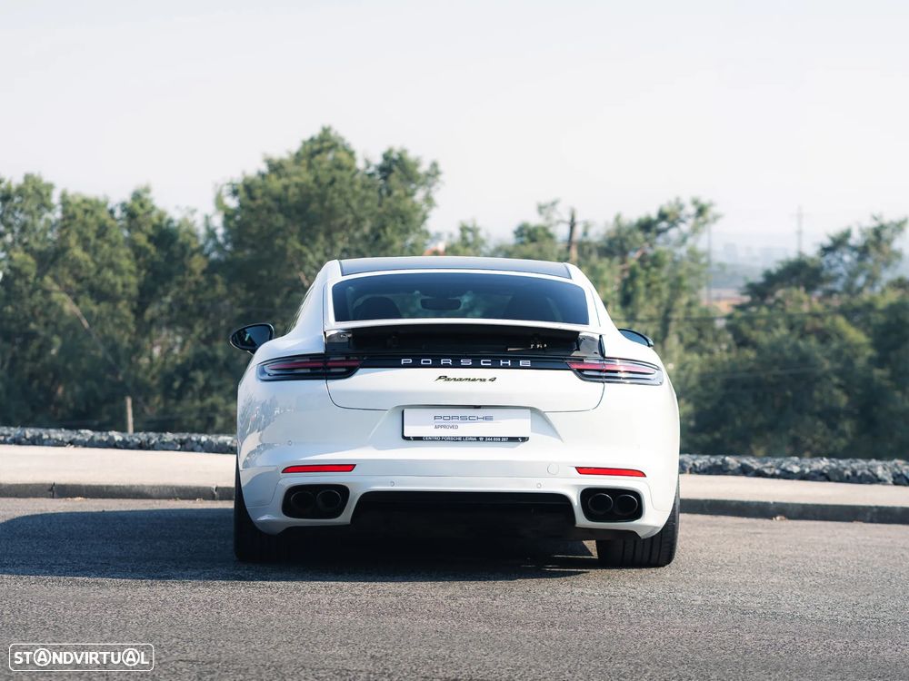 Porsche Panamera 4 E-Hybrid - 6