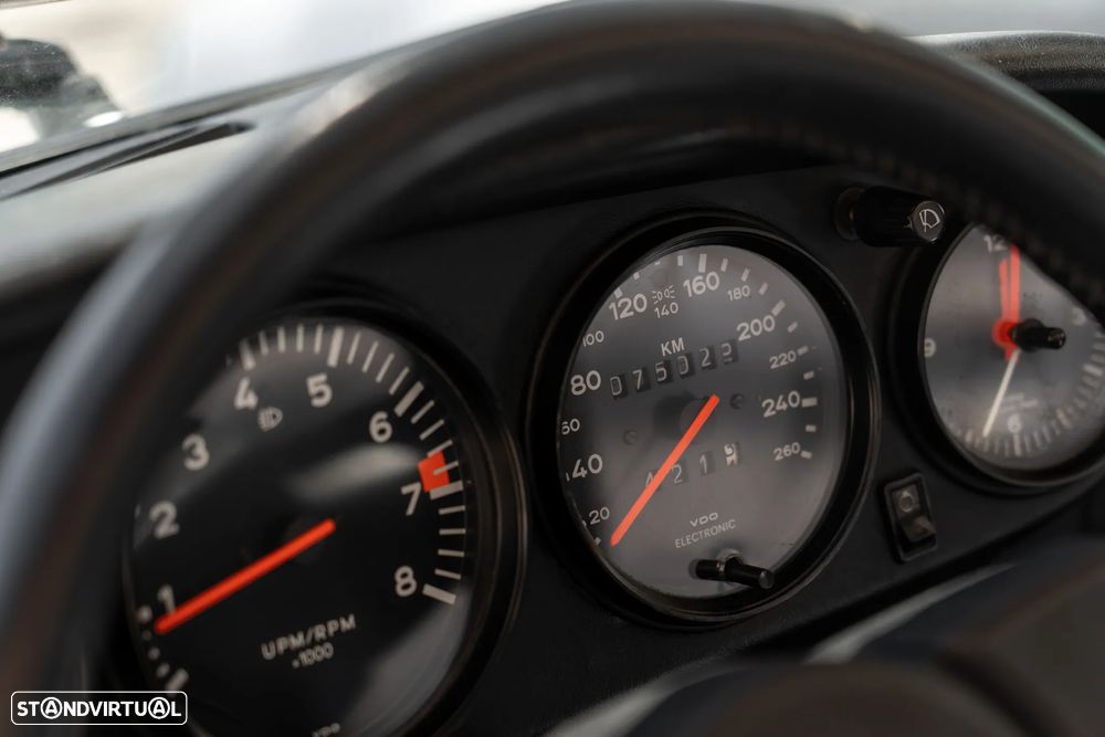 Porsche 911 Série G - 26