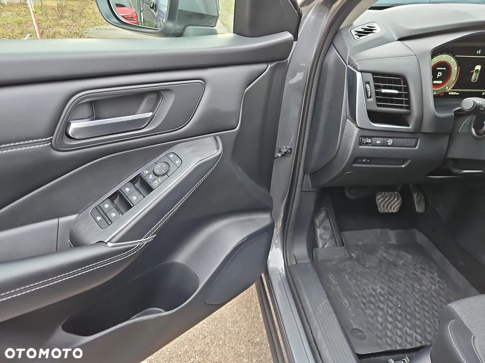 Nissan Qashqai 1.3 DIG-T MHEV N-Connecta Xtronic - 11