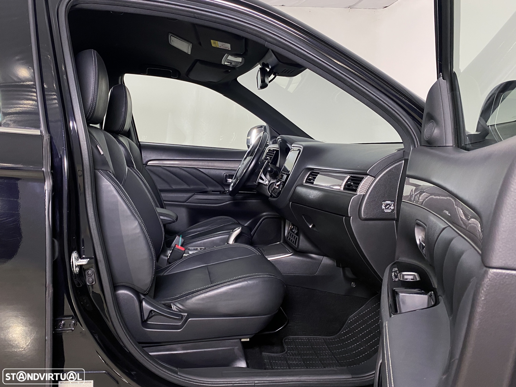 Mitsubishi Outlander 2.4 PHEV Instyle - 17