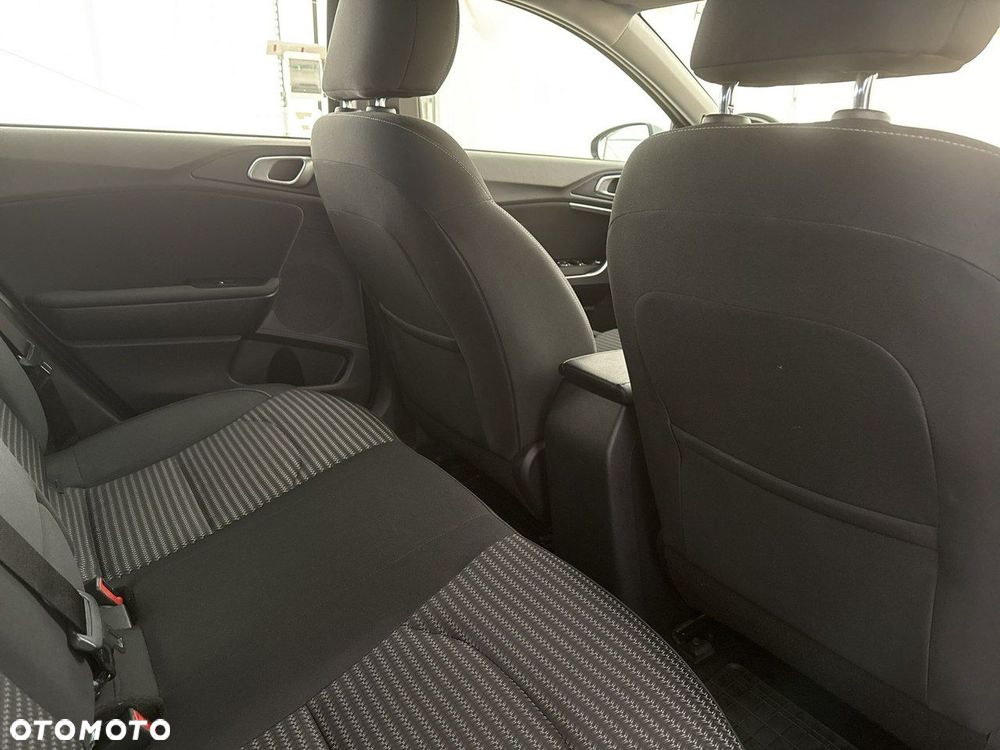 Kia Ceed - 23