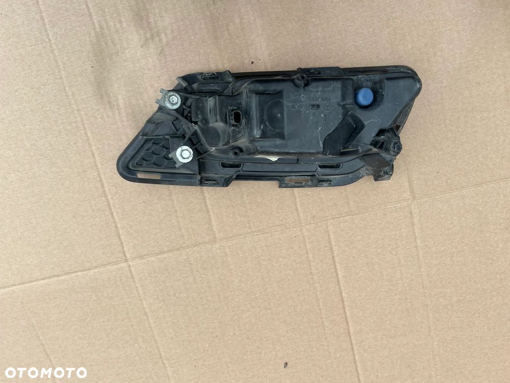 MERCEDES A 207 W 207 A 212 HALOGEN PRAWY LED - 4