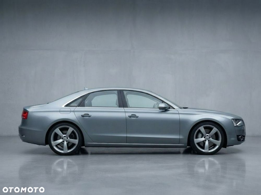 Audi A8 - 4
