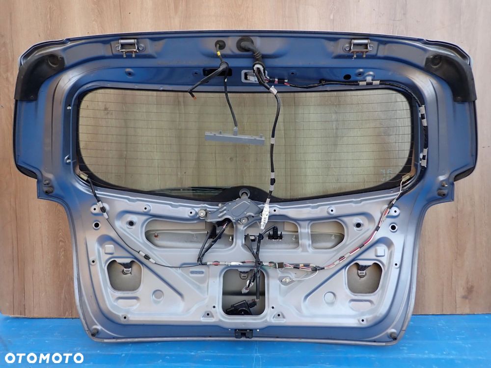 TOYOTA VERSO 09-13 KLAPA BAGAŻNIKA SZYBA TYLNA 8T4 - 13
