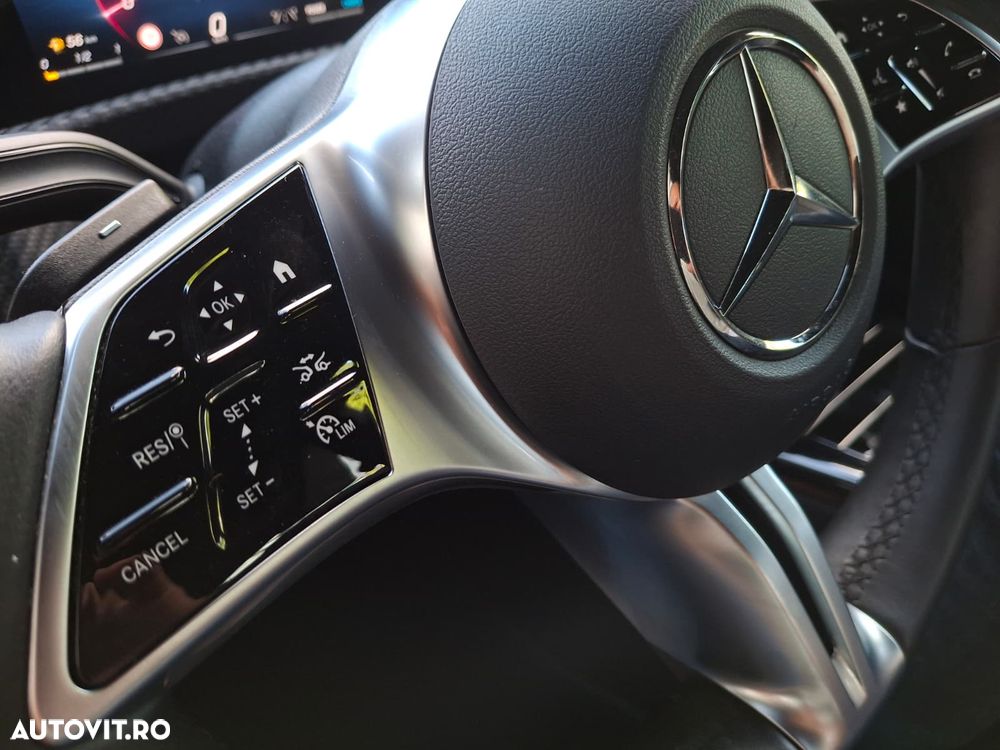 Mercedes-Benz CLA 180 7G-DCT - 28