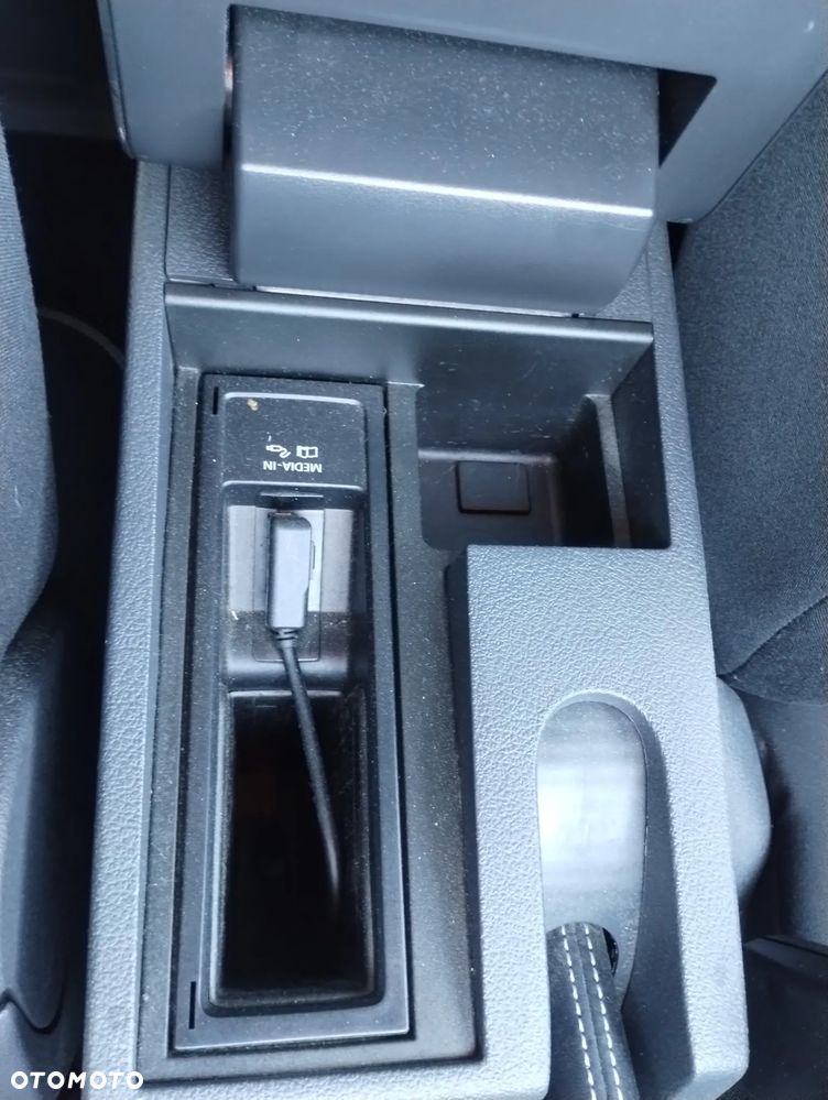 Volkswagen Touran 1.6 TDI DPF Comfortline - 27