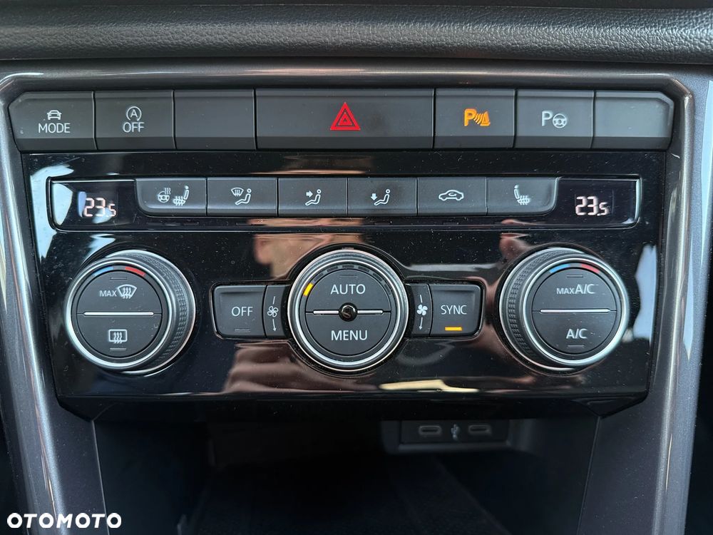 Volkswagen T-Roc - 28