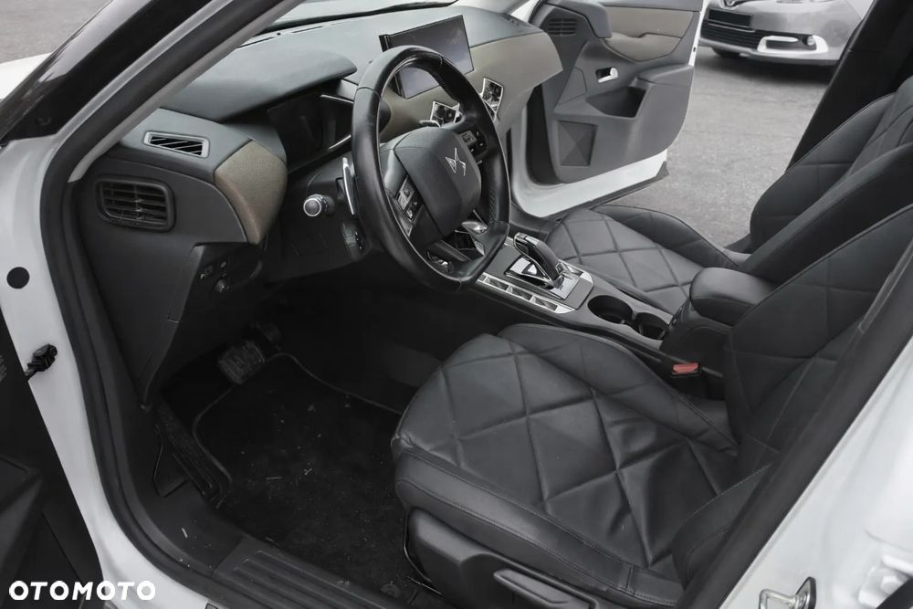 DS Automobiles DS 3 Crossback 1.2 PureTech Performance Line + - 9