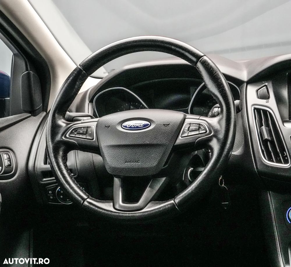 Ford Focus 1.0 EcoBoost Trend - 17