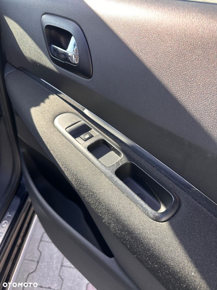 Peugeot 3008 1.6 Allure - 11