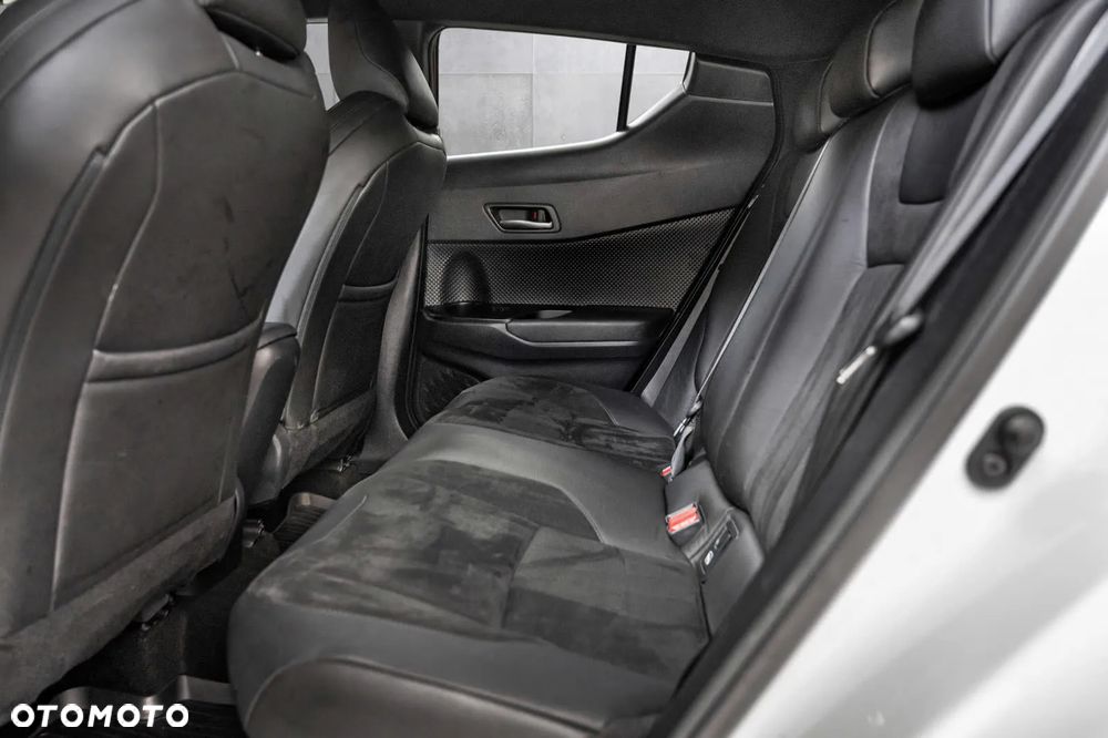 Toyota C-HR Lounge - 11