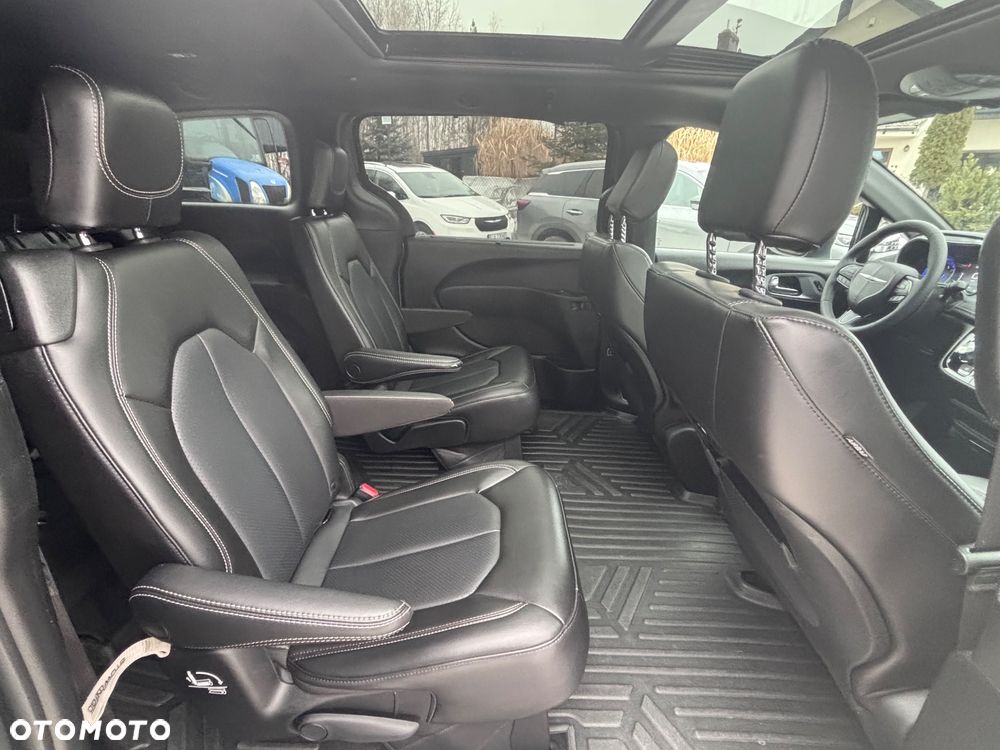 Chrysler Pacifica - 18