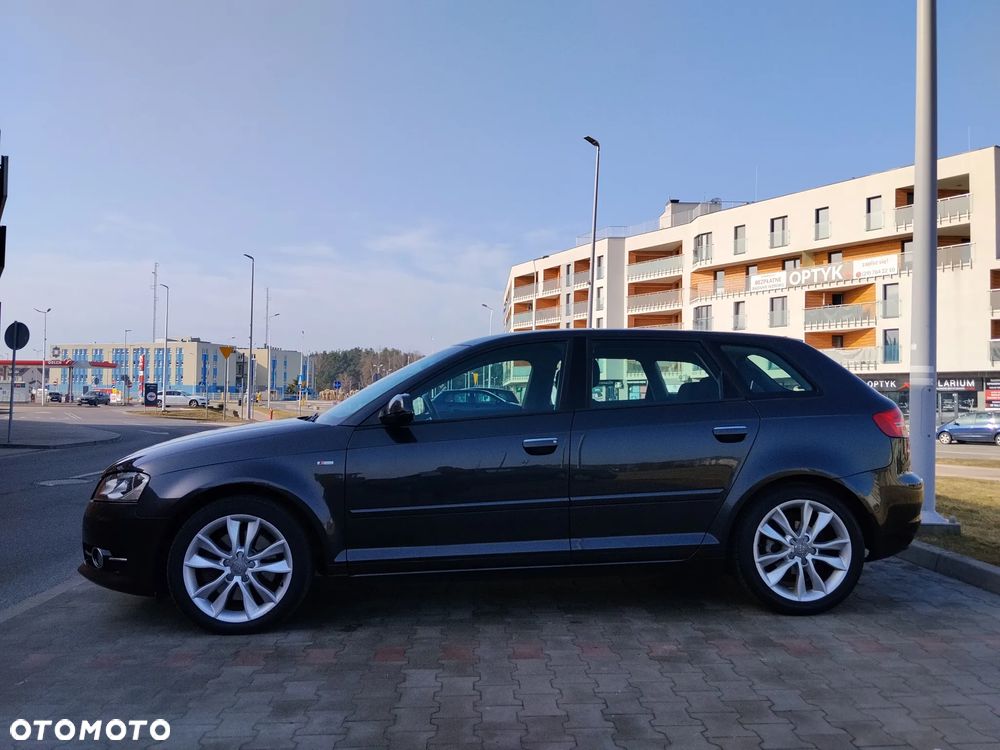 Audi A3 Sportback - 2