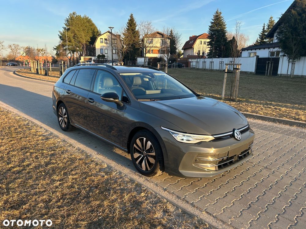 Volkswagen Golf 1.5 eTSI mHEV Special Edition DSG - 2