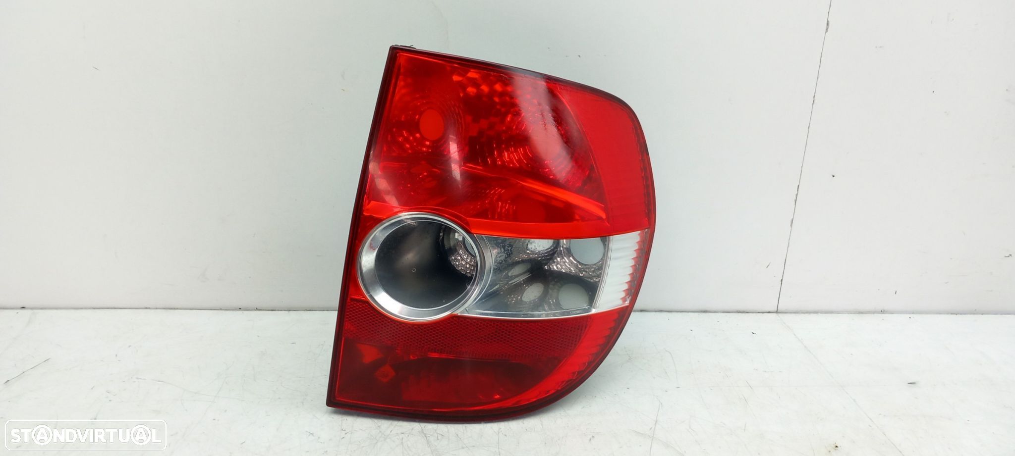 Farolim direito VOLKSWAGEN Fox (5Z1, 5Z3, 5Z4) - 1