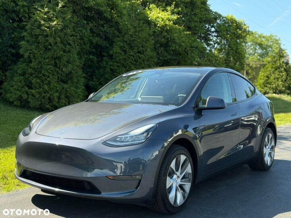 Tesla Model Y Long Range Dual Motor AWD - 2