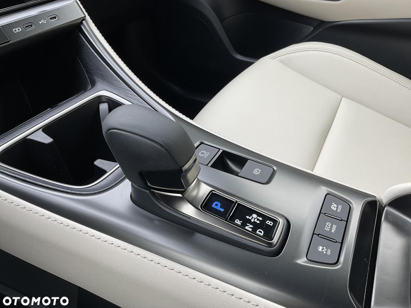 Lexus LBX 1.5 Hybrid Elegant - 28