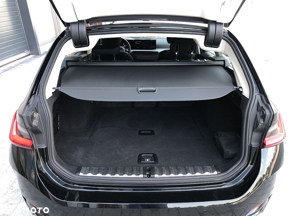 BMW Seria 3 318i Sport Line - 30