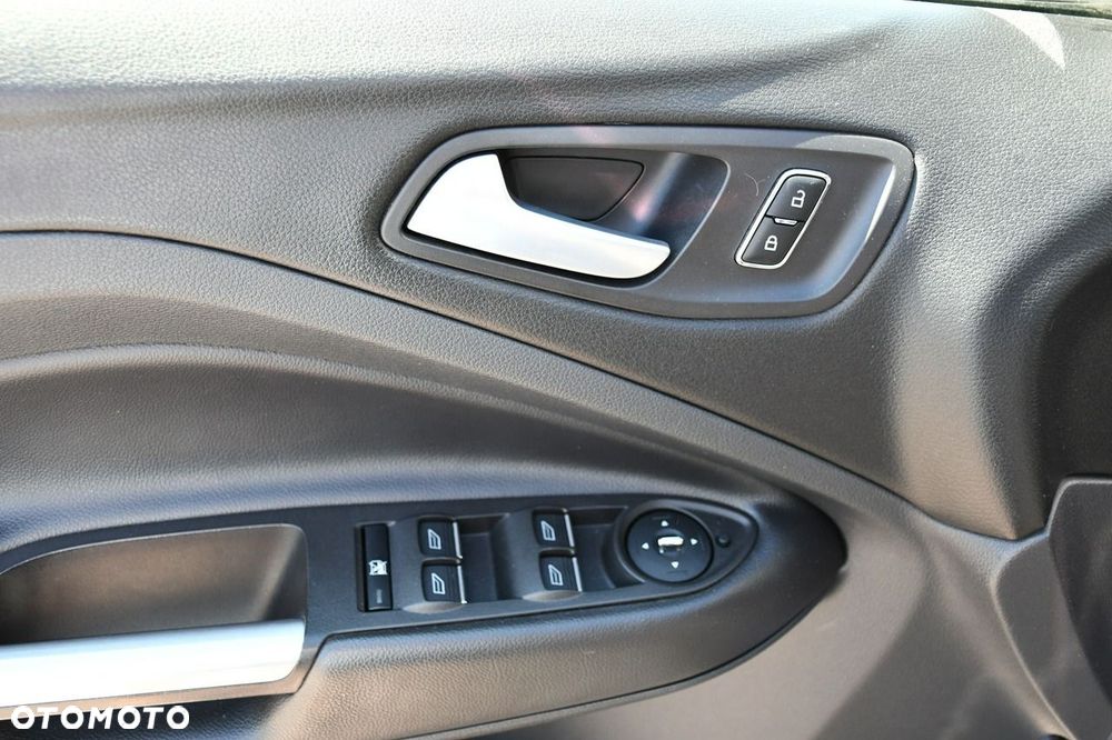 Ford Kuga - 36