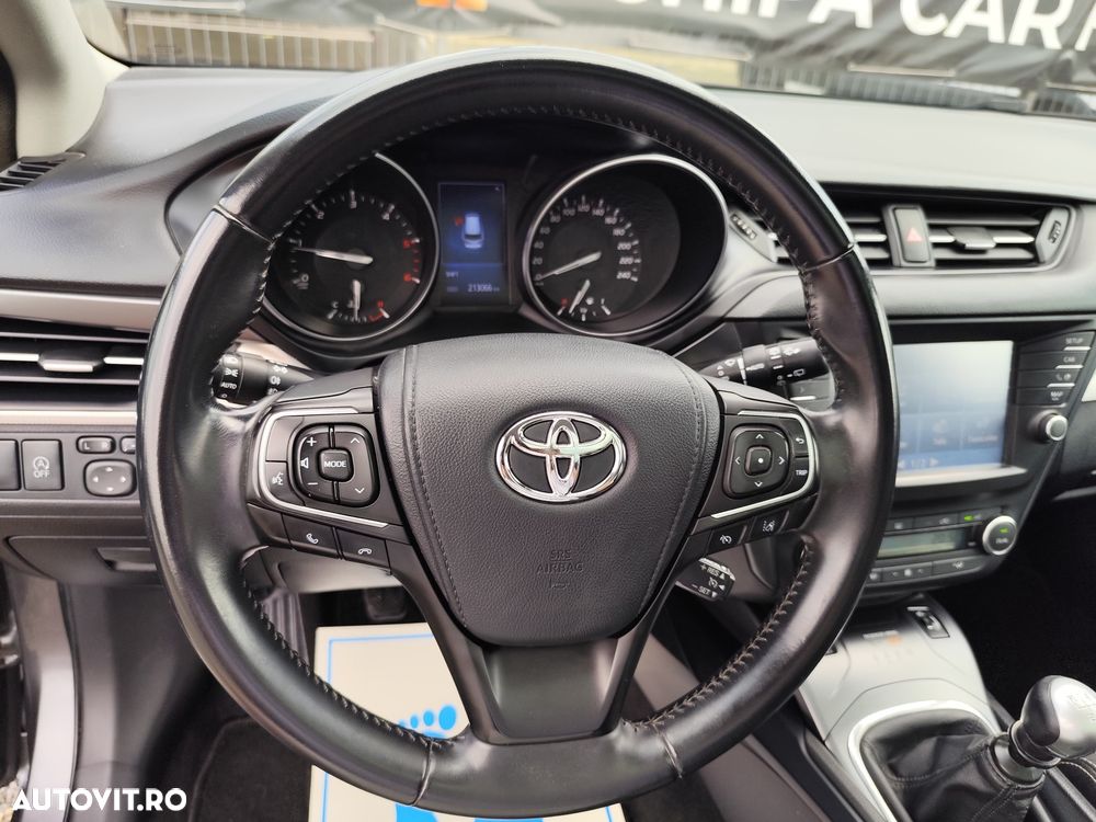 Toyota Avensis 2.0 D-4D Executive - 10