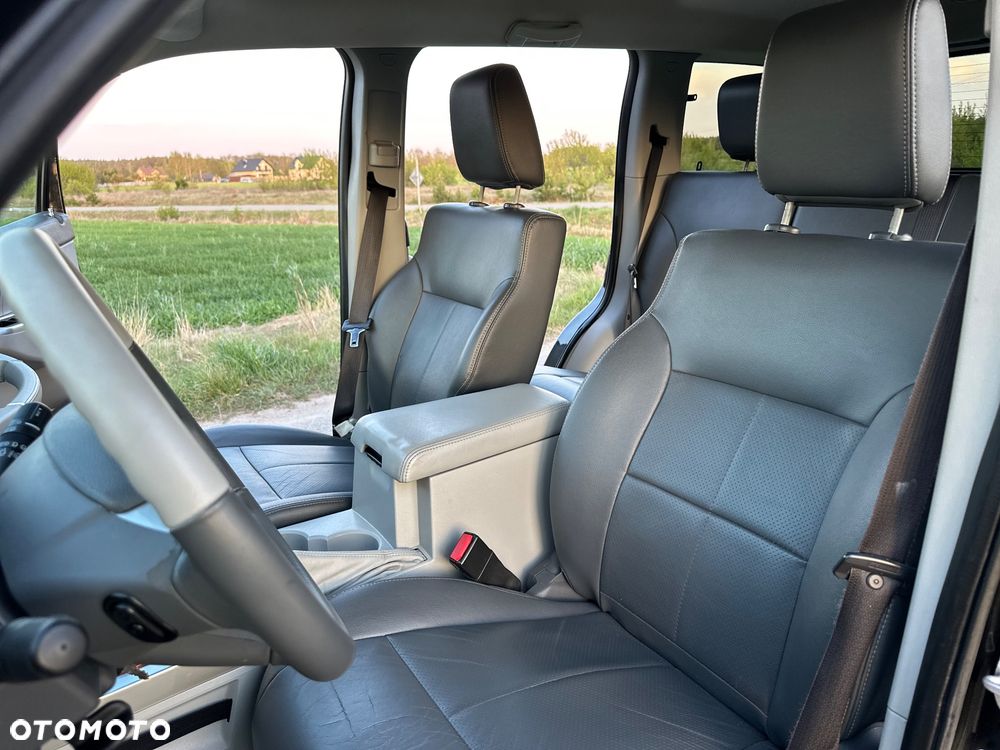 Jeep Cherokee - 31