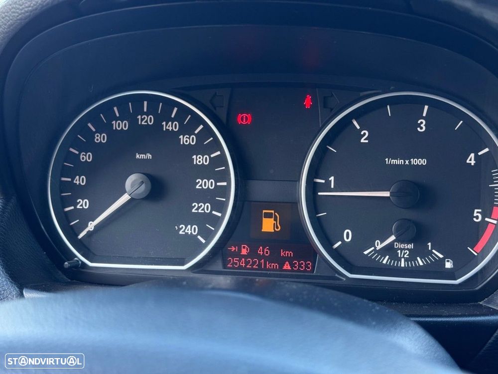 BMW 118 d Pack M - 9